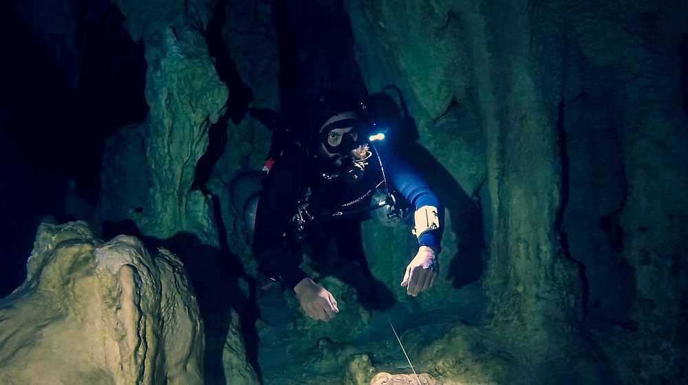 Cave diving in Mexico best cave diving in the world! Frogman Diving