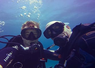 dive in cancun, happy divers selfi