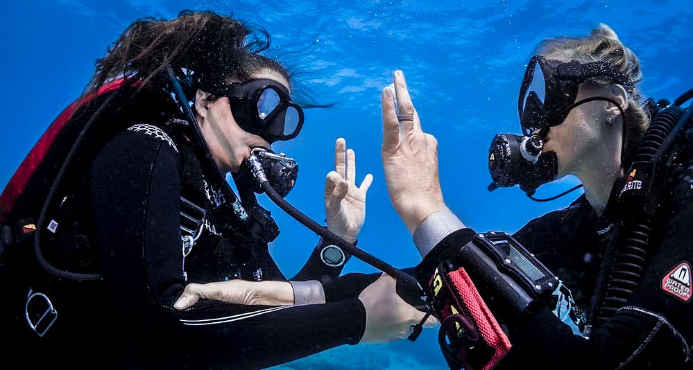 SDI scuba Divers Hand Signals
